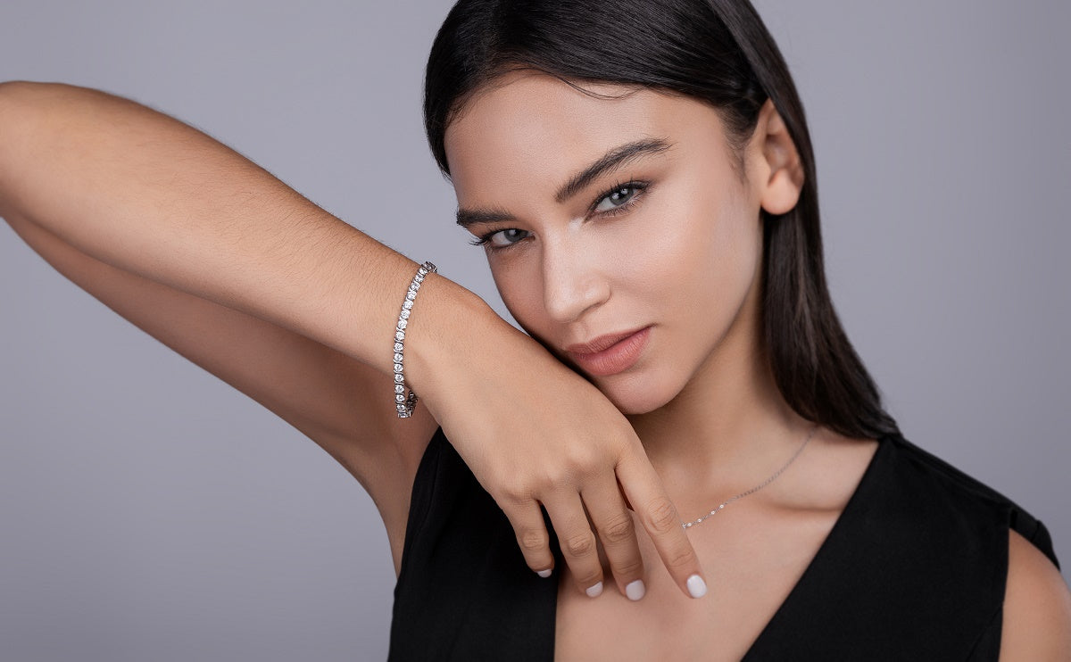 Set With Top-quality Moissanite, This Luxurious And Fashionable Light Luxury Trend Jewelry Silver Bracelet Is Made Of S925 Silver Electroplated With Platinum null jewelry set with top-quality moissanite